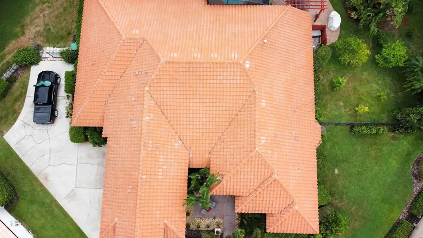 Roof Soft Washing in Orlando, Florida