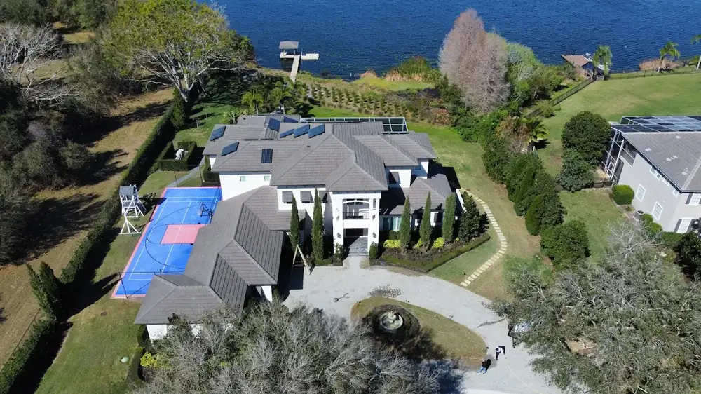 Lakefront home exterior cleaning in Orlando, FL